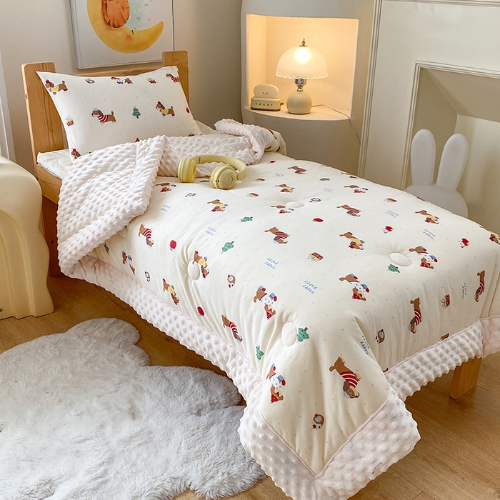 91家纺网 家纺一手货源 找家纺 天瑜家纺 2025新款针织棉手包豆豆被儿童被大豆被被子被芯 手包边  狗狗粉