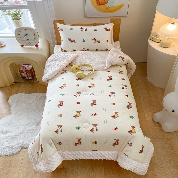 91家纺网 家纺一手货源 找家纺 天瑜家纺 2025新款针织棉手包豆豆被儿童被大豆被被子被芯 手包边  狗狗粉