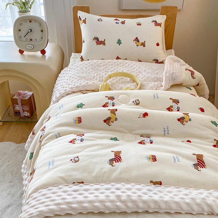 91家纺网 家纺一手货源 找家纺 天瑜家纺 2025新款针织棉手包豆豆被儿童被大豆被被子被芯 手包边  狗狗粉