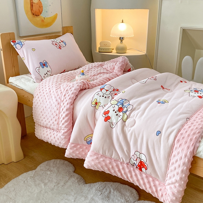 91家纺网 家纺一手货源 找家纺 天瑜家纺 2025新款针织棉手包豆豆被儿童被大豆被被子被芯 手包边  猫咪粉