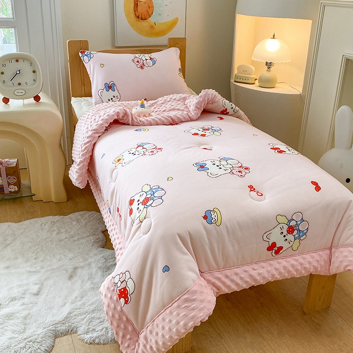 91家纺网 家纺一手货源 找家纺 天瑜家纺 2025新款针织棉手包豆豆被儿童被大豆被被子被芯 手包边  猫咪粉