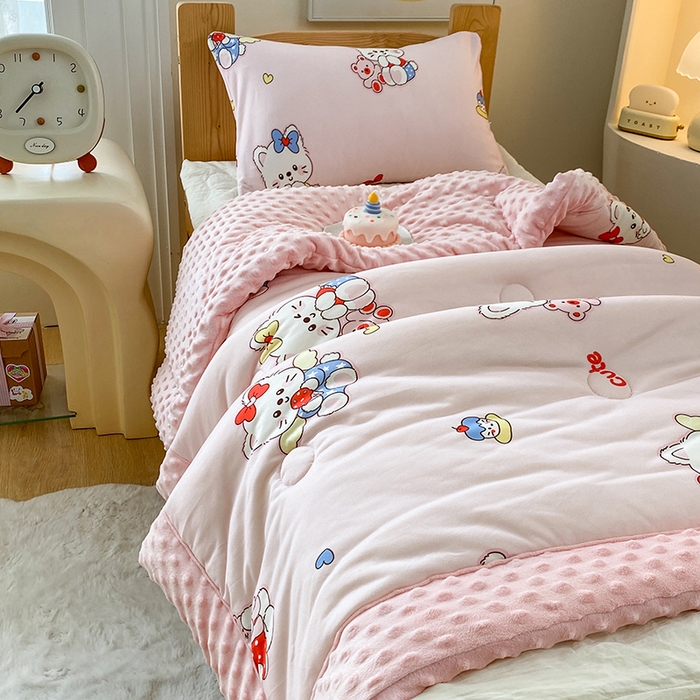 91家纺网 家纺一手货源 找家纺 天瑜家纺 2025新款针织棉手包豆豆被儿童被大豆被被子被芯 手包边  猫咪粉