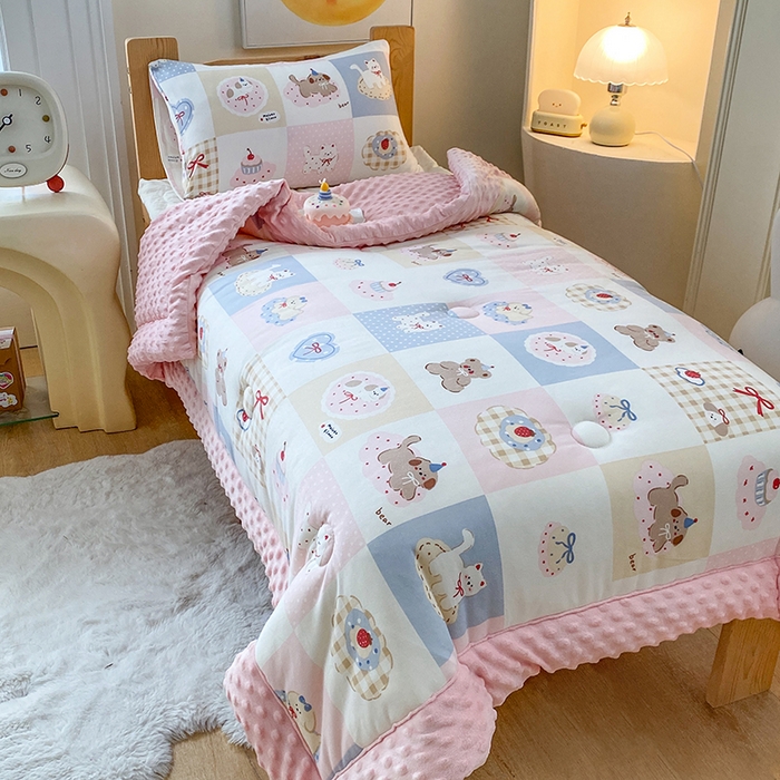 91家纺网 家纺一手货源 找家纺 天瑜家纺 2025新款针织棉手包豆豆被儿童被大豆被被子被芯 手包边  甜心宝贝