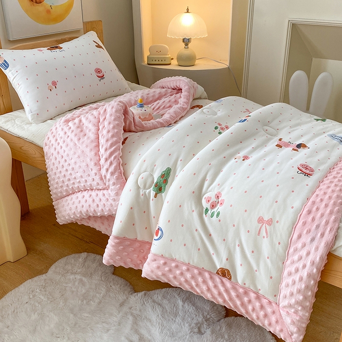 91家纺网 家纺一手货源 找家纺 天瑜家纺 2025新款针织棉手包豆豆被儿童被大豆被被子被芯 手包边  甜心粉