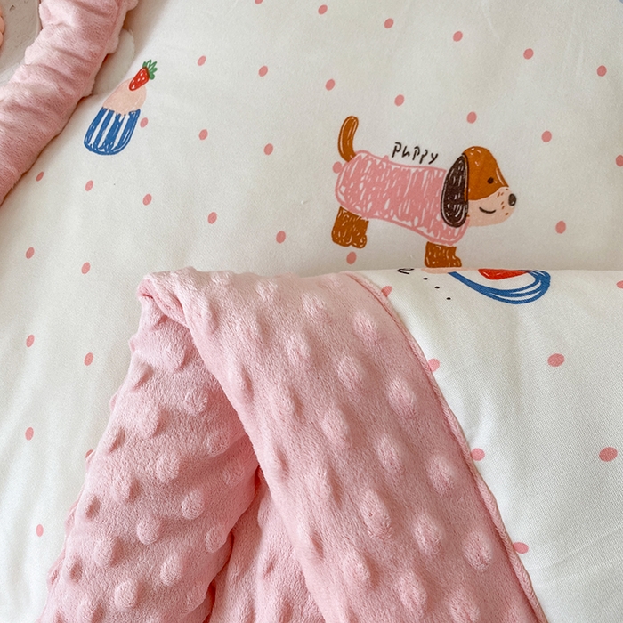 91家纺网 家纺一手货源 找家纺 天瑜家纺 2025新款针织棉手包豆豆被儿童被大豆被被子被芯 手包边  甜心粉