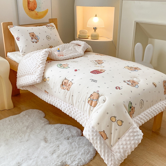 91家纺网 家纺一手货源 找家纺 天瑜家纺 2025新款针织棉手包豆豆被儿童被大豆被被子被芯 手包边  豚豚米