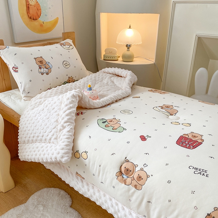 91家纺网 家纺一手货源 找家纺 天瑜家纺 2025新款针织棉手包豆豆被儿童被大豆被被子被芯 手包边  豚豚米