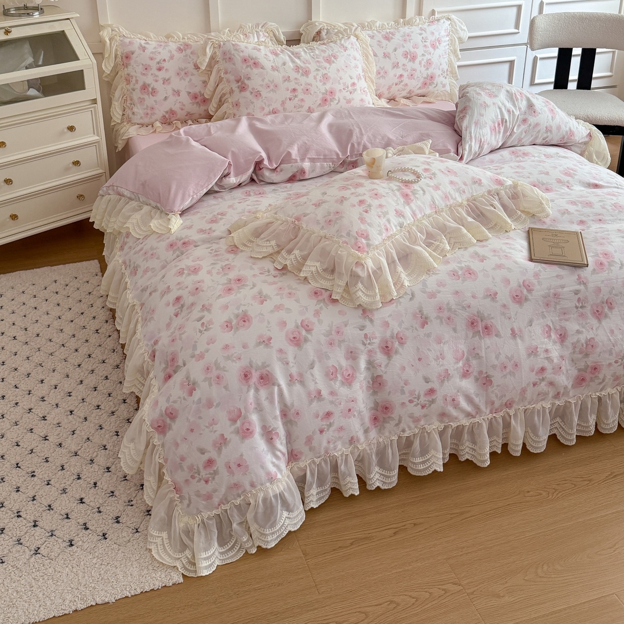 91家纺网 家纺一手货源 找家纺 吾欢心 2025新款韩版蕾丝花边加厚原棉四件套 粉恋白