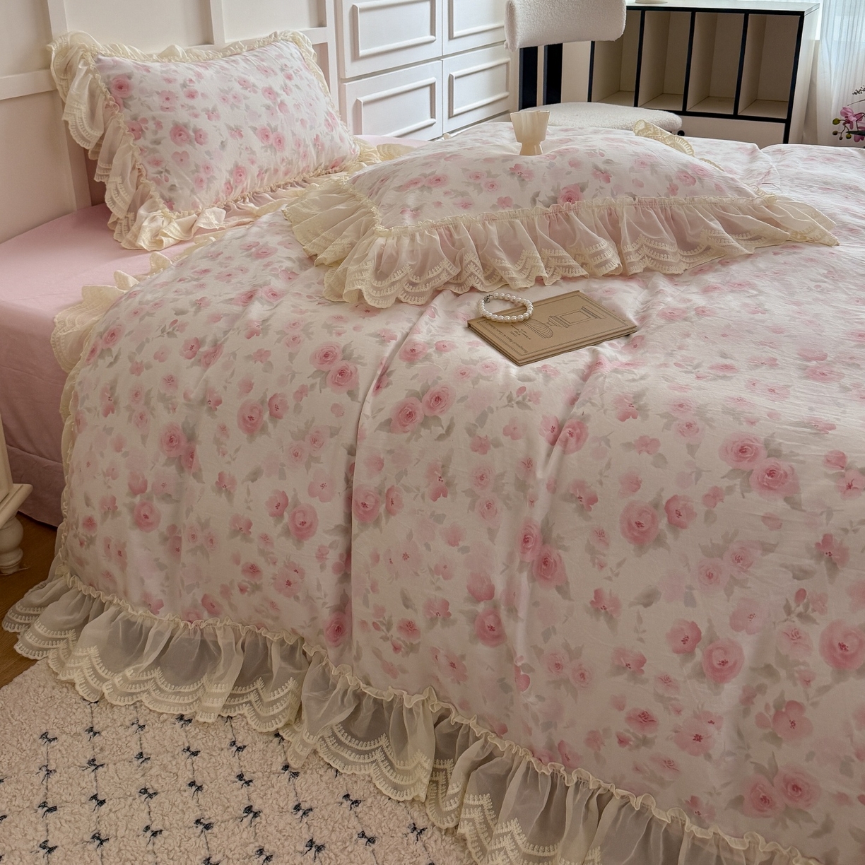 91家纺网 家纺一手货源 找家纺 吾欢心 2025新款韩版蕾丝花边加厚原棉四件套 粉恋白