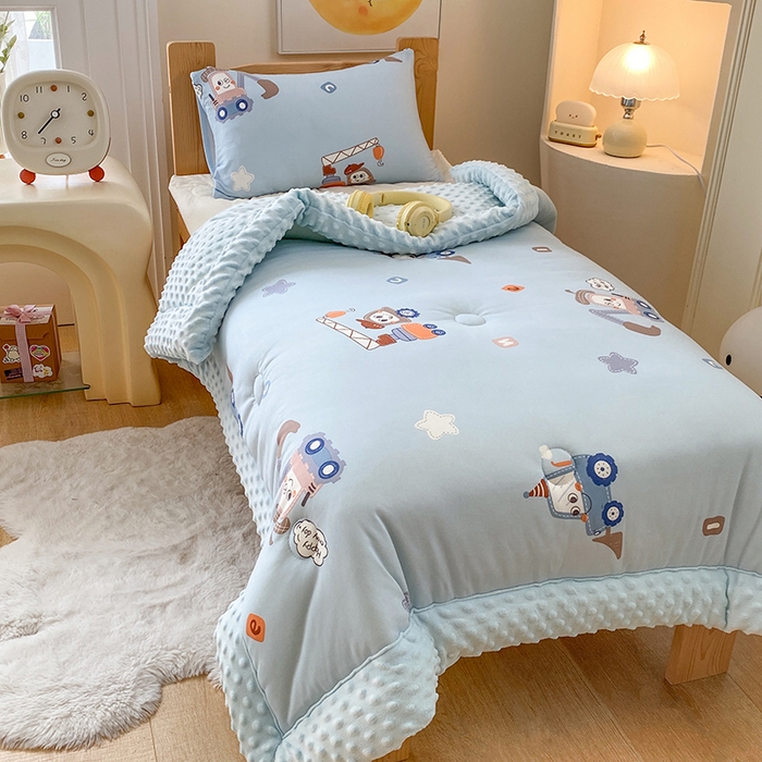 91家纺网 家纺一手货源 找家纺 天瑜家纺 2025新款针织棉手包豆豆被儿童被大豆被被子被芯 手包边  挖机蓝