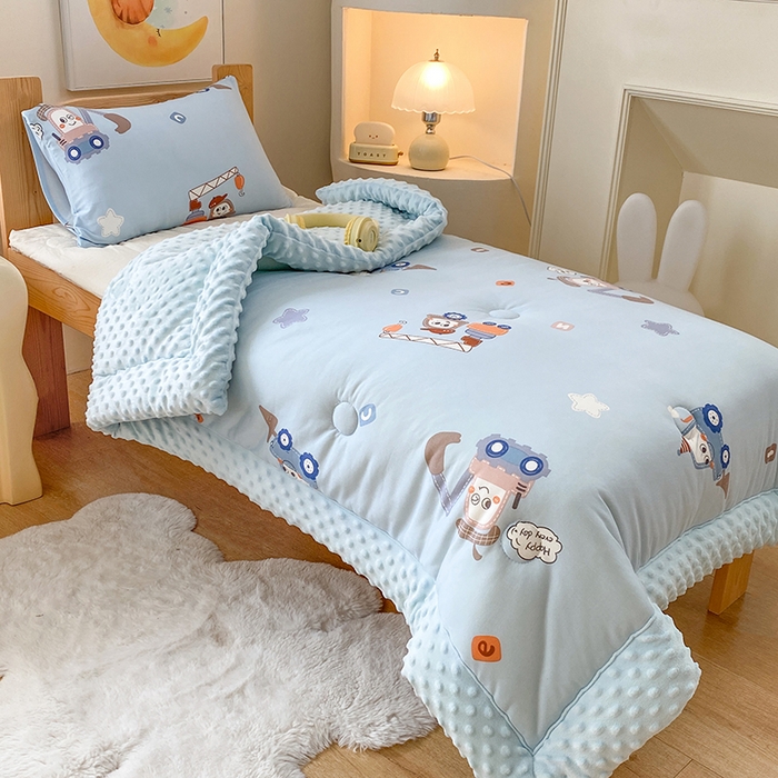 91家纺网 家纺一手货源 找家纺 天瑜家纺 2025新款针织棉手包豆豆被儿童被大豆被被子被芯 手包边  挖机蓝