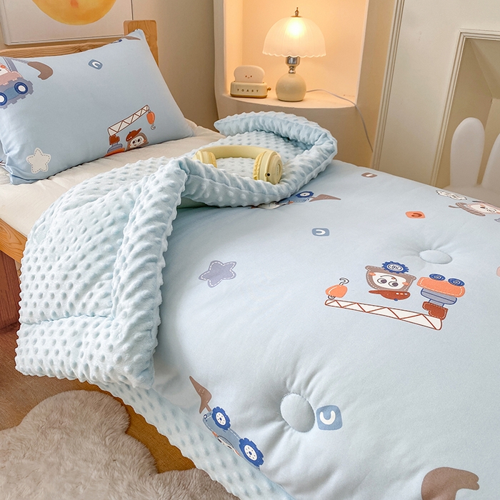 91家纺网 家纺一手货源 找家纺 天瑜家纺 2025新款针织棉手包豆豆被儿童被大豆被被子被芯 手包边  挖机蓝