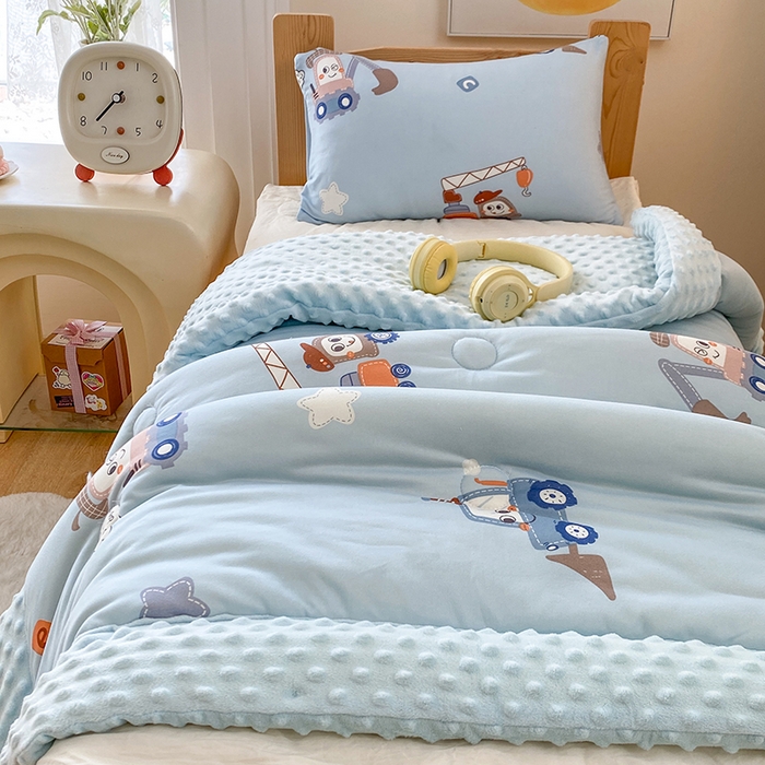 91家纺网 家纺一手货源 找家纺 天瑜家纺 2025新款针织棉手包豆豆被儿童被大豆被被子被芯 手包边  挖机蓝