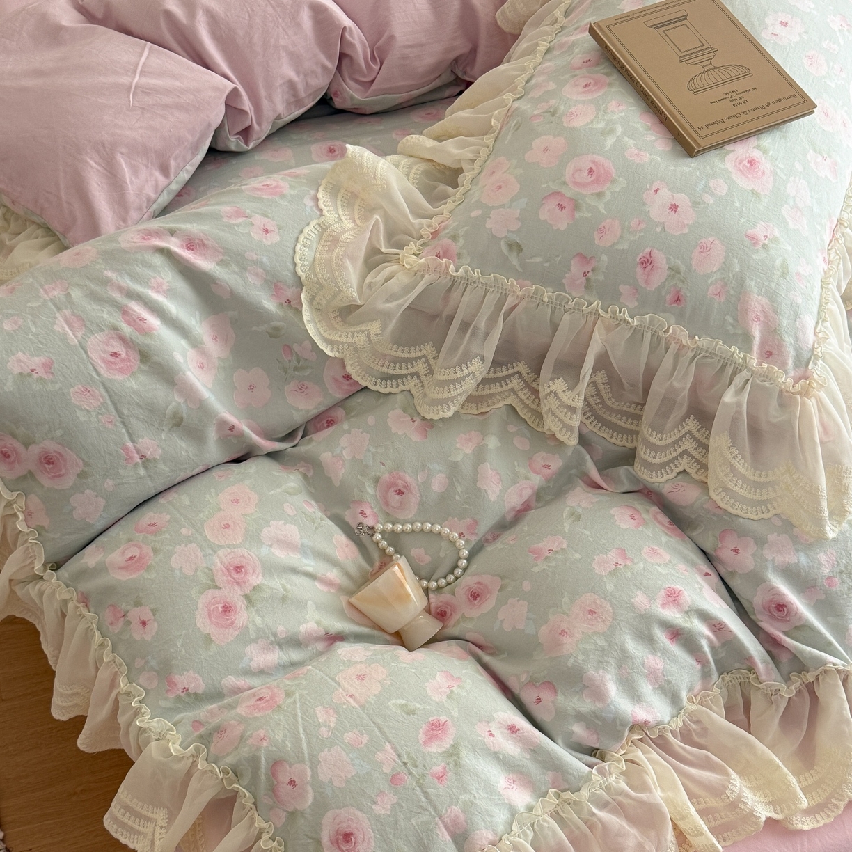 91家纺网 家纺一手货源 找家纺 吾欢心 2025新款韩版蕾丝花边加厚原棉四件套 粉恋绿