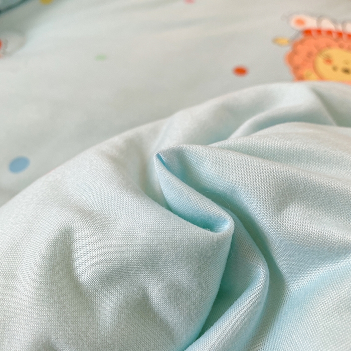 91家纺网 家纺一手货源 找家纺 天瑜家纺 2025新款针织棉手包豆豆被儿童被大豆被被子被芯 手包边  小狮子蓝