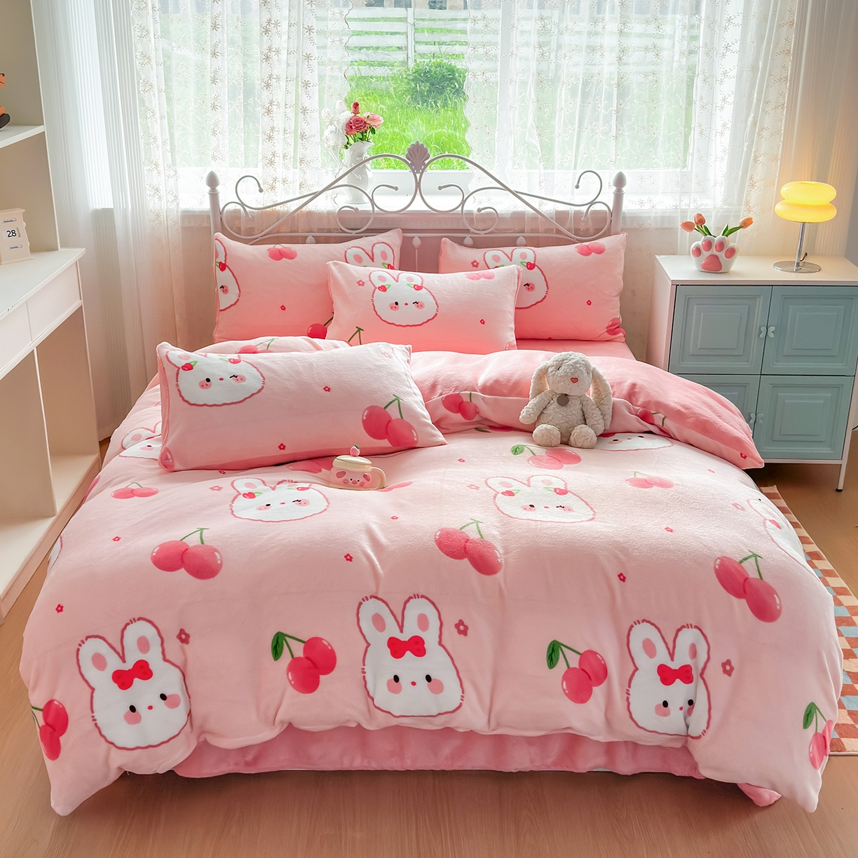 悦织湾家纺 2025新款床裙款牛奶绒四件套加厚保暖印花轻奢时尚不易起静电冬季床上用品三四件套 樱桃小兔