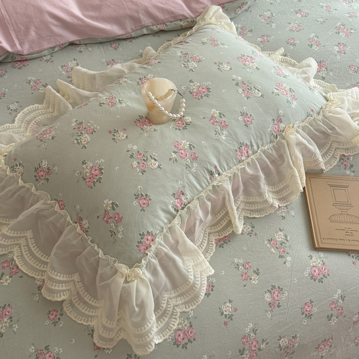 91家纺网 家纺一手货源 找家纺 吾欢心 2025新款韩版蕾丝花边加厚原棉四件套 科莫花园绿