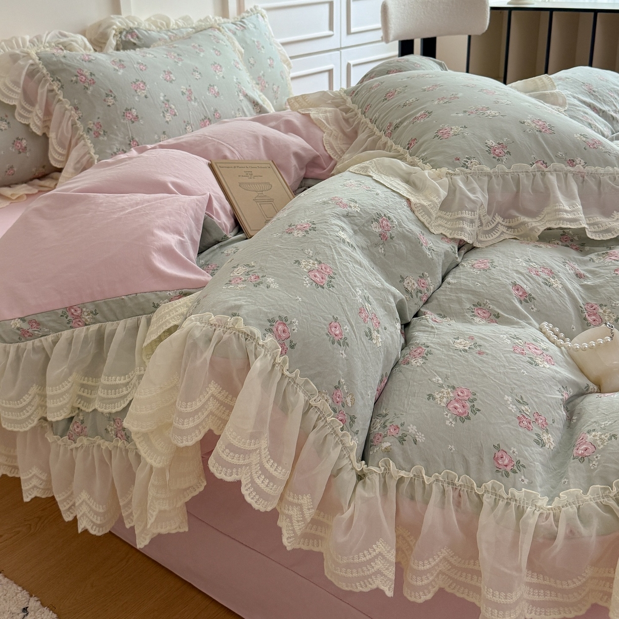 91家纺网 家纺一手货源 找家纺 吾欢心 2025新款韩版蕾丝花边加厚原棉四件套 科莫花园绿