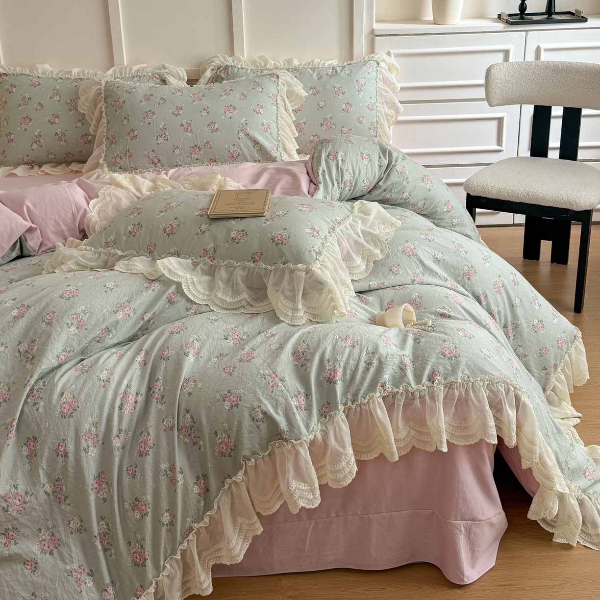 91家纺网 家纺一手货源 找家纺 吾欢心 2025新款韩版蕾丝花边加厚原棉四件套 科莫花园绿