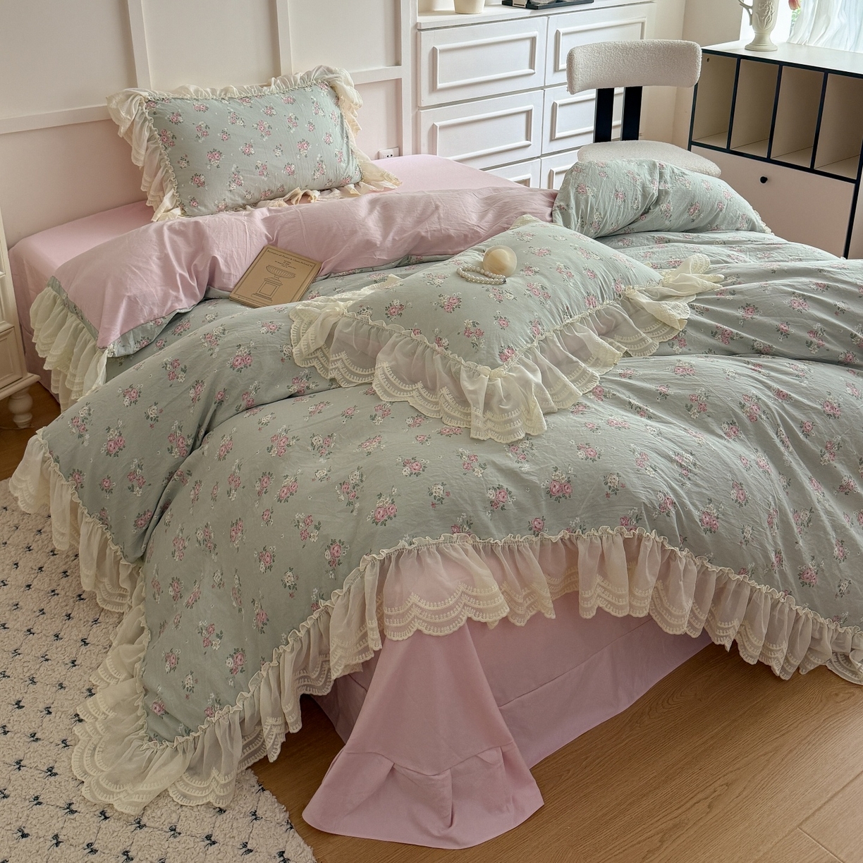 91家纺网 家纺一手货源 找家纺 吾欢心 2025新款韩版蕾丝花边加厚原棉四件套 科莫花园绿