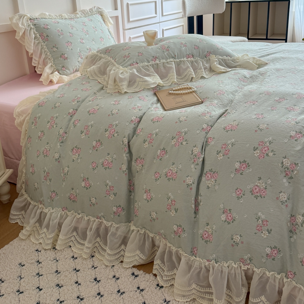 91家纺网 家纺一手货源 找家纺 吾欢心 2025新款韩版蕾丝花边加厚原棉四件套 科莫花园绿