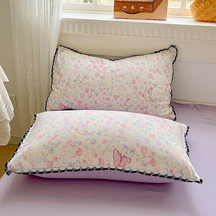 91家纺网 家纺一手货源 找家纺 逸林家纺《原希尔顿逸林》 2025新款云感皱皱纱镂空花边床单单品床单单件单床单 繁花蝶影