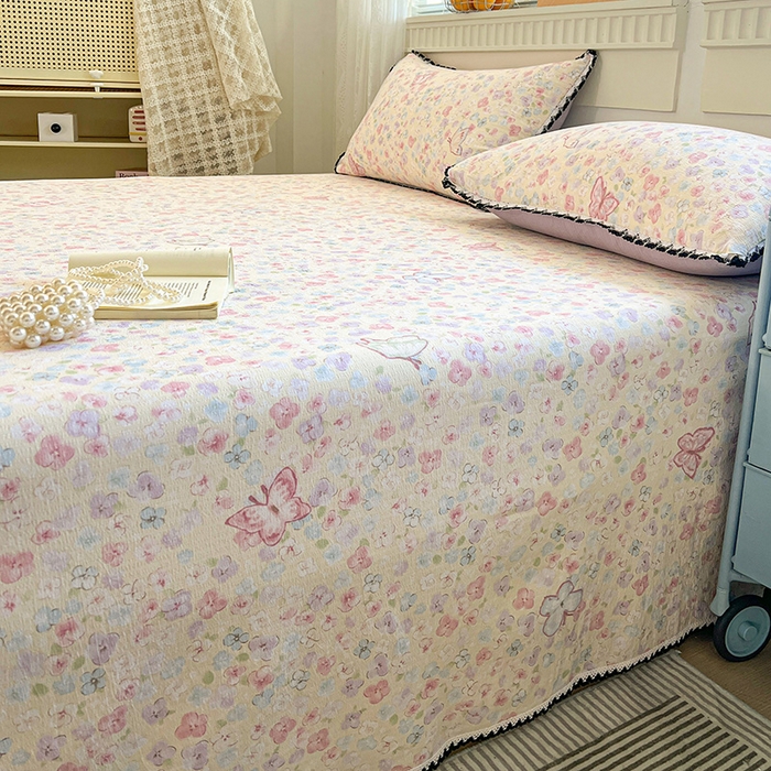 91家纺网 家纺一手货源 找家纺 逸林家纺《原希尔顿逸林》 2025新款云感皱皱纱镂空花边床单单品床单单件单床单 繁花蝶影