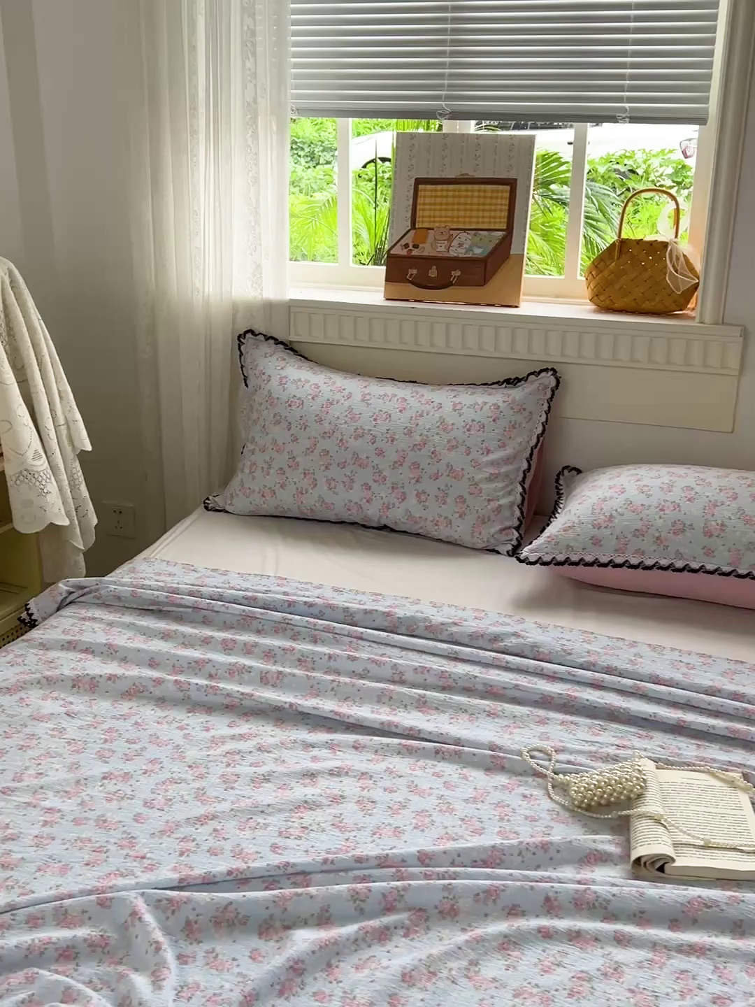 91家纺网 家纺一手货源 找家纺 逸林家纺《原希尔顿逸林》 2025新款云感皱皱纱镂空花边床单单品床单单件单床单 粉黛-蓝