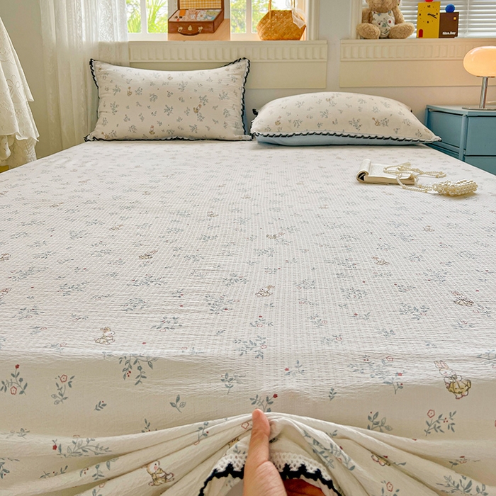 91家纺网 家纺一手货源 找家纺 逸林家纺《原希尔顿逸林》 2025新款云感皱皱纱镂空花边床单单品床单单件单床单 花间兔