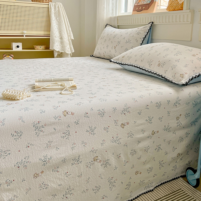 91家纺网 家纺一手货源 找家纺 逸林家纺《原希尔顿逸林》 2025新款云感皱皱纱镂空花边床单单品床单单件单床单 花间兔