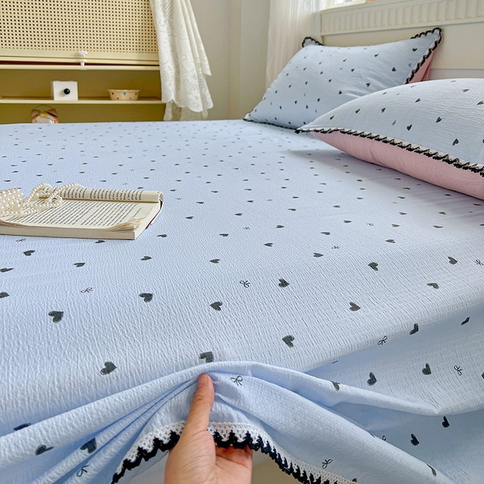 91家纺网 家纺一手货源 找家纺 逸林家纺《原希尔顿逸林》 2025新款云感皱皱纱镂空花边床单单品床单单件单床单 怦然心动