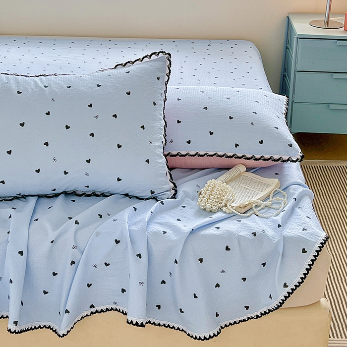 91家纺网 家纺一手货源 找家纺 逸林家纺《原希尔顿逸林》 2025新款云感皱皱纱镂空花边床单单品床单单件单床单 怦然心动