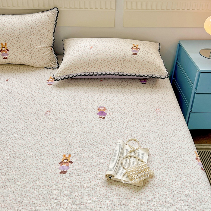 91家纺网 家纺一手货源 找家纺 逸林家纺《原希尔顿逸林》 2025新款云感皱皱纱镂空花边床单单品床单单件单床单 小花萝莉