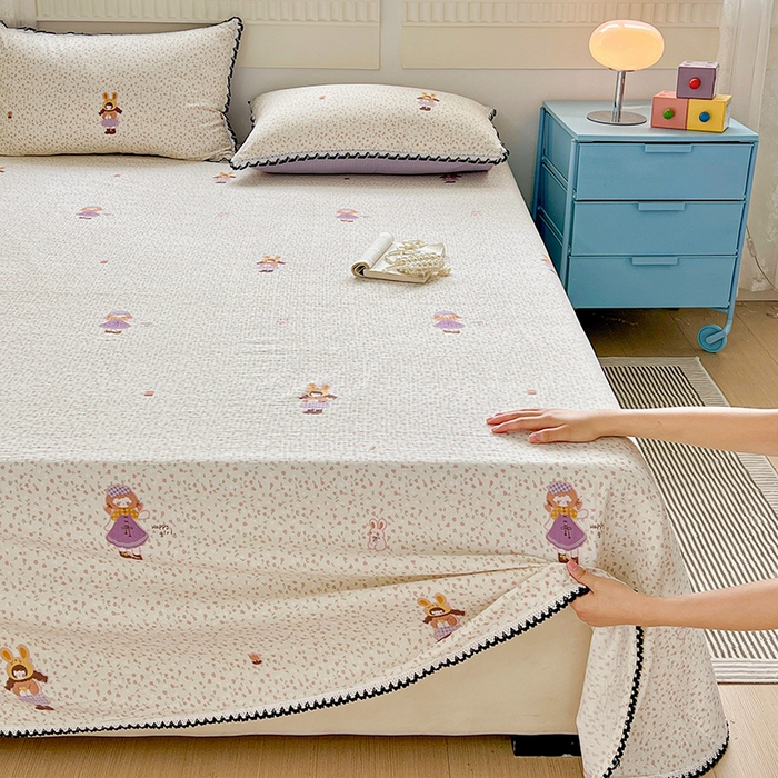 91家纺网 家纺一手货源 找家纺 逸林家纺《原希尔顿逸林》 2025新款云感皱皱纱镂空花边床单单品床单单件单床单 小花萝莉