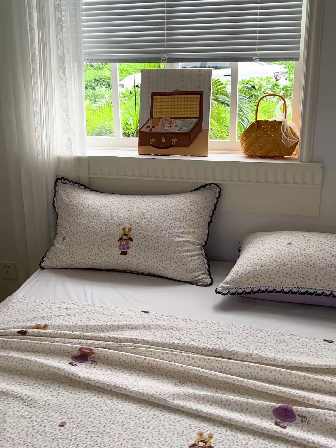 91家纺网 家纺一手货源 找家纺 逸林家纺《原希尔顿逸林》 2025新款云感皱皱纱镂空花边床单单品床单单件单床单 小花萝莉