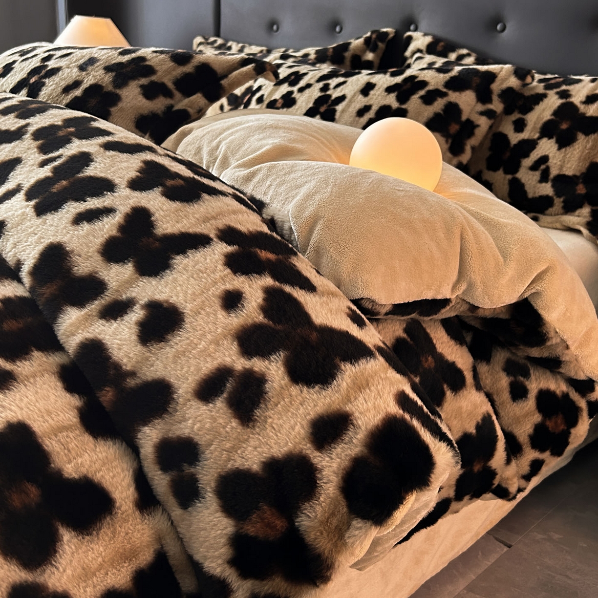 91家纺网 家纺一手货源 找家纺 （总）库里梦家纺 2025直播网红爆款轻奢欧美风獭兔毛雕花绒四件套