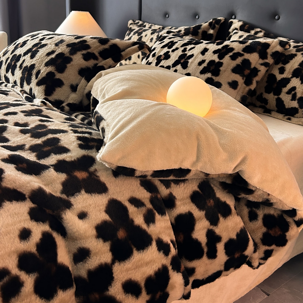 91家纺网 家纺一手货源 找家纺 （总）库里梦家纺 2025直播网红爆款轻奢欧美风獭兔毛雕花绒四件套