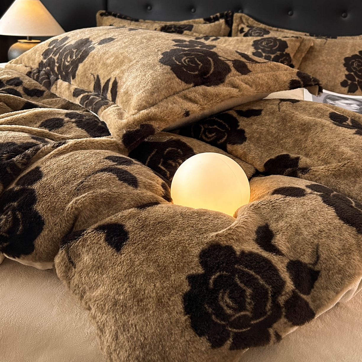 91家纺网 家纺一手货源 找家纺 （总）库里梦家纺 2025直播网红爆款轻奢欧美风獭兔毛雕花绒四件套