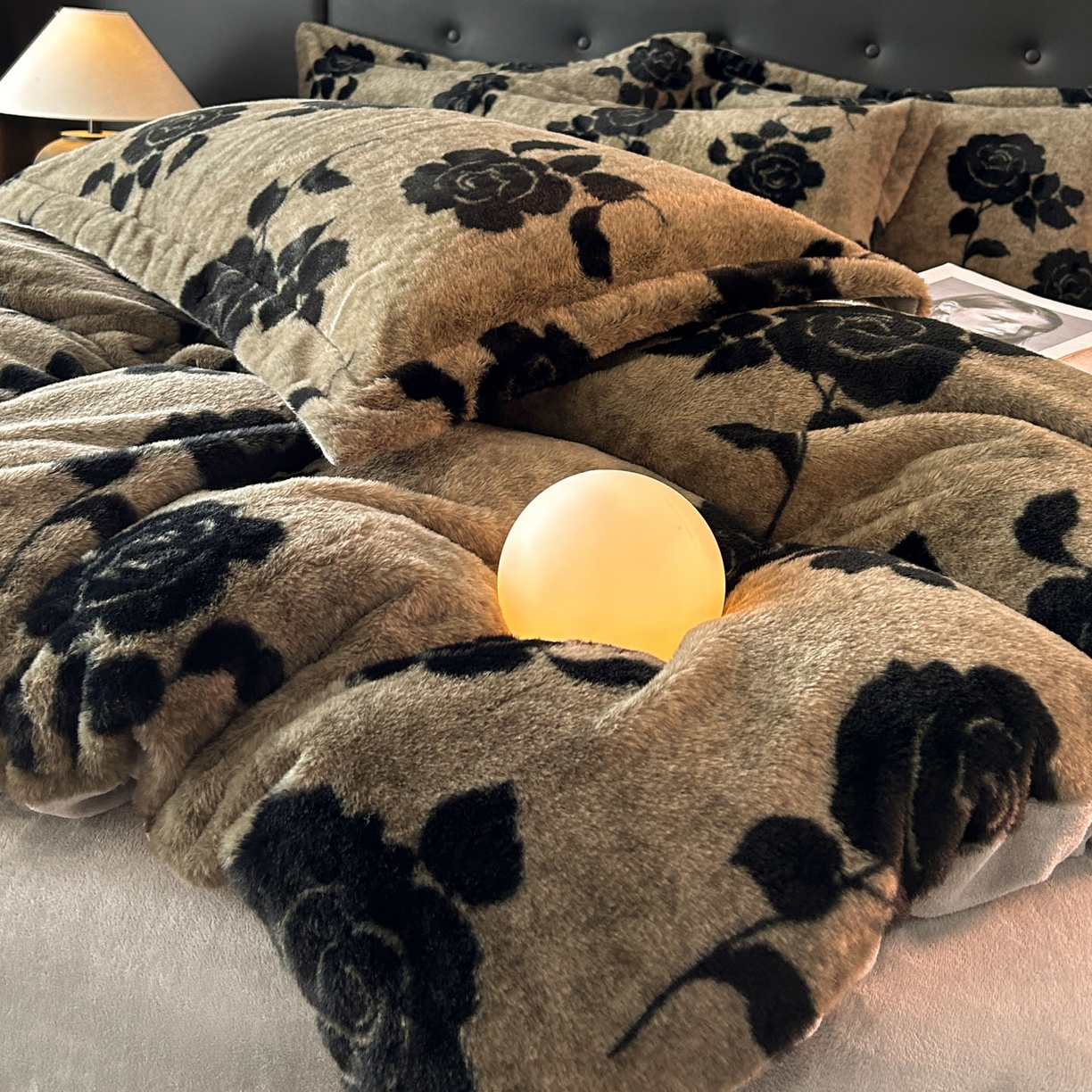 91家纺网 家纺一手货源 找家纺 （总）库里梦家纺 2025直播网红爆款轻奢欧美风獭兔毛雕花绒四件套