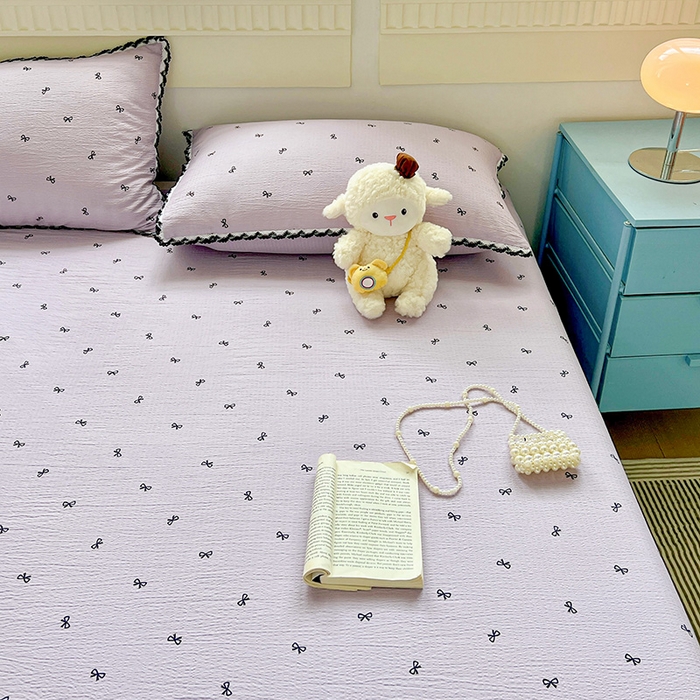 91家纺网 家纺一手货源 找家纺 逸林家纺《原希尔顿逸林》 2025新款云感皱皱纱镂空花边床单单品床单单件单床单 小紫情调