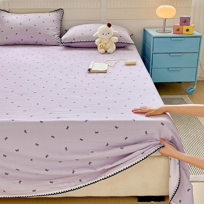 91家纺网 家纺一手货源 找家纺 逸林家纺《原希尔顿逸林》 2025新款云感皱皱纱镂空花边床单单品床单单件单床单 小紫情调