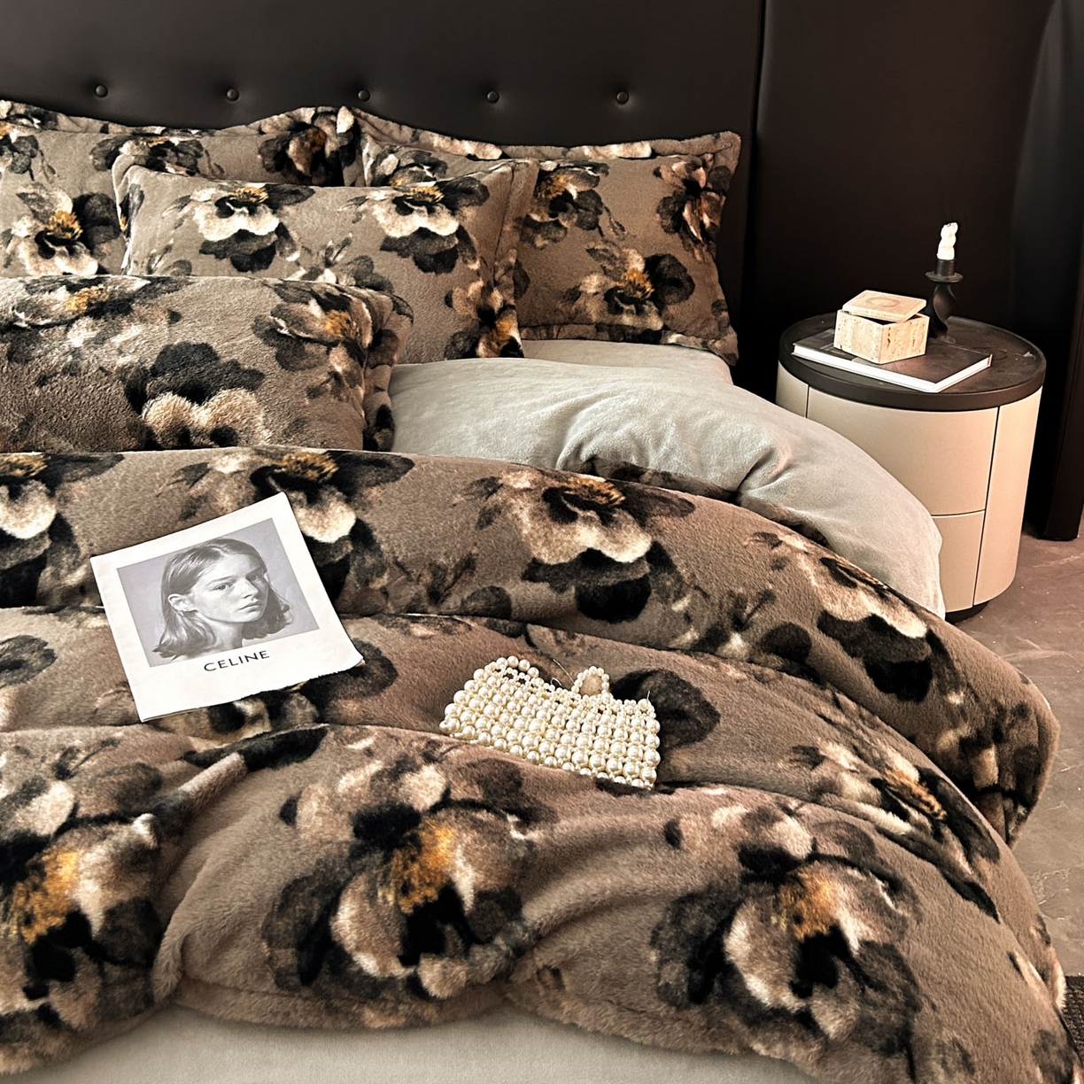 91家纺网 家纺一手货源 找家纺 库里梦家纺 2025直播网红爆款轻奢欧美风獭兔毛雕花绒四件套 百合-卡其