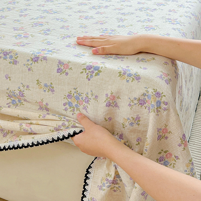 91家纺网 家纺一手货源 找家纺 逸林家纺《原希尔顿逸林》 2025新款云感皱皱纱镂空花边床单单品床单单件单床单 紫魅