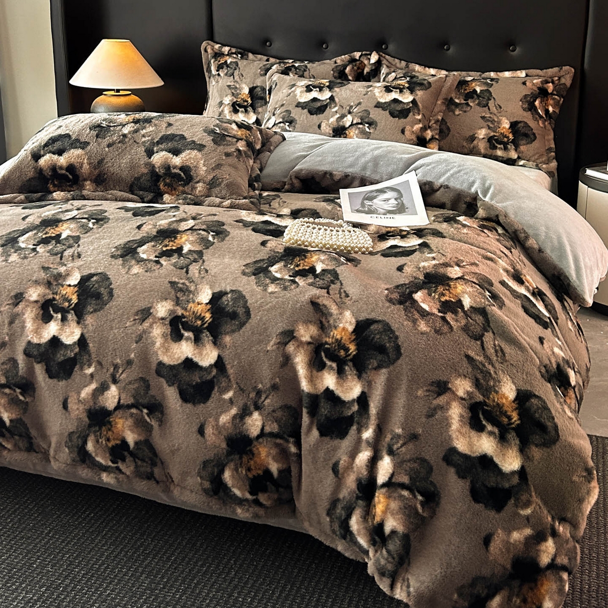 91家纺网 家纺一手货源 找家纺 库里梦家纺 2025直播网红爆款轻奢欧美风獭兔毛雕花绒四件套 百合-卡其