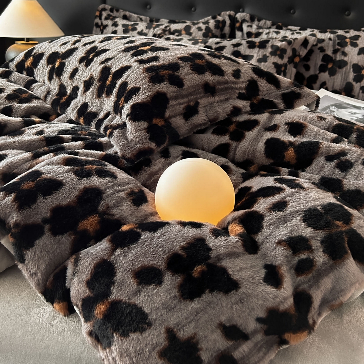 库里梦家纺 2025直播网红爆款轻奢欧美风獭兔毛雕花绒四件套 蝴蝶梦-灰