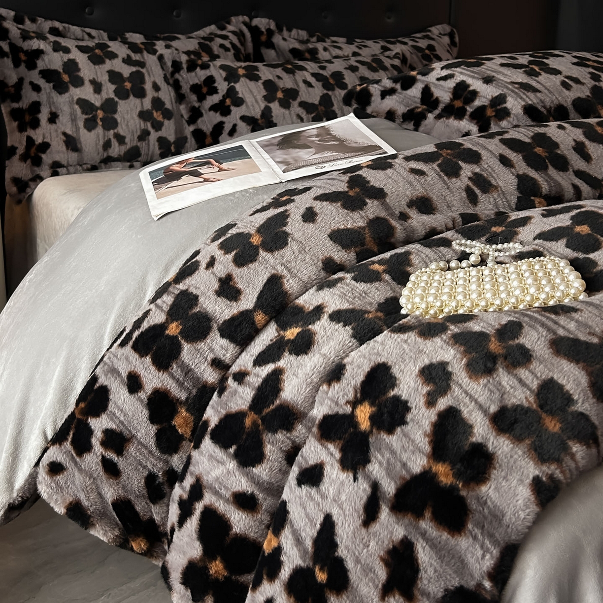 91家纺网 家纺一手货源 找家纺 库里梦家纺 2025直播网红爆款轻奢欧美风獭兔毛雕花绒四件套 蝴蝶梦-灰