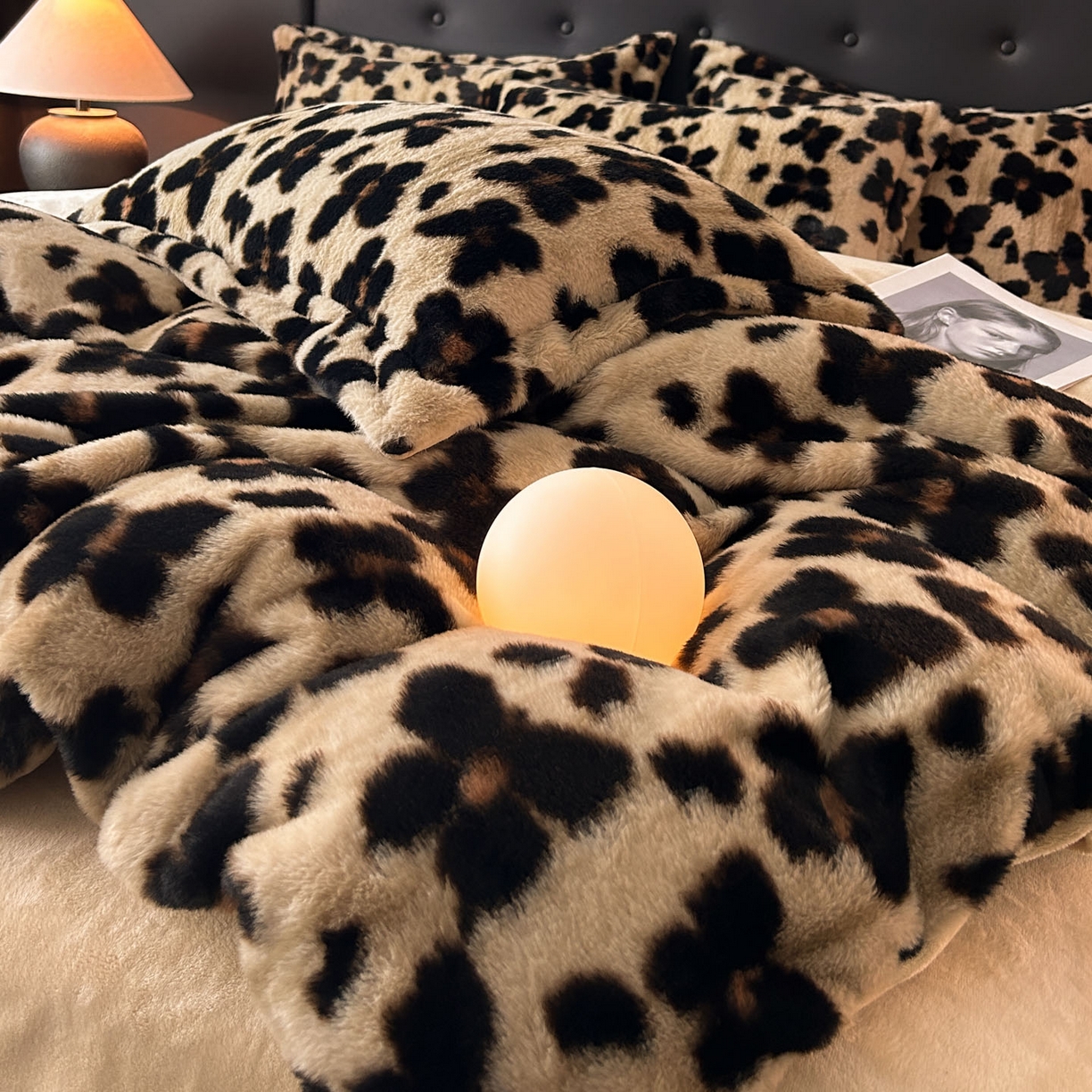 库里梦家纺 2025直播网红爆款轻奢欧美风獭兔毛雕花绒四件套 蝴蝶梦-咖