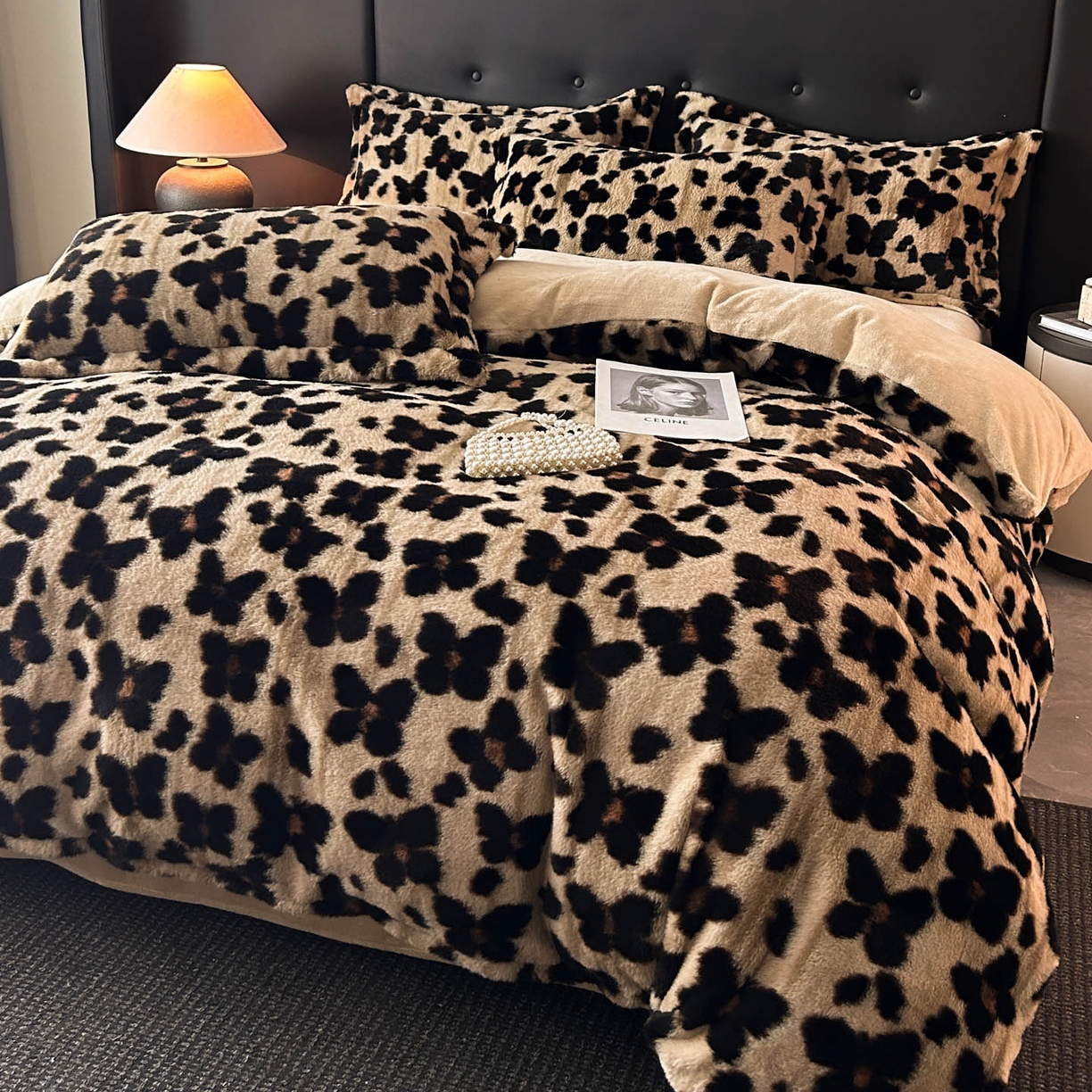 91家纺网 家纺一手货源 找家纺 库里梦家纺 2025直播网红爆款轻奢欧美风獭兔毛雕花绒四件套 蝴蝶梦-咖