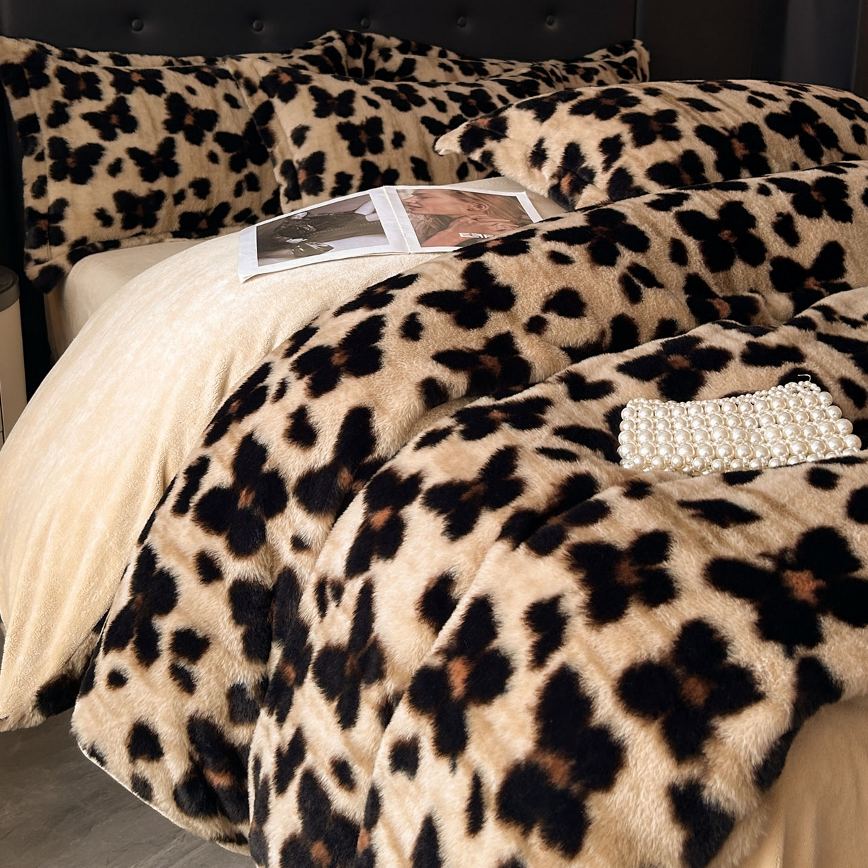 91家纺网 家纺一手货源 找家纺 库里梦家纺 2025直播网红爆款轻奢欧美风獭兔毛雕花绒四件套 蝴蝶梦-咖