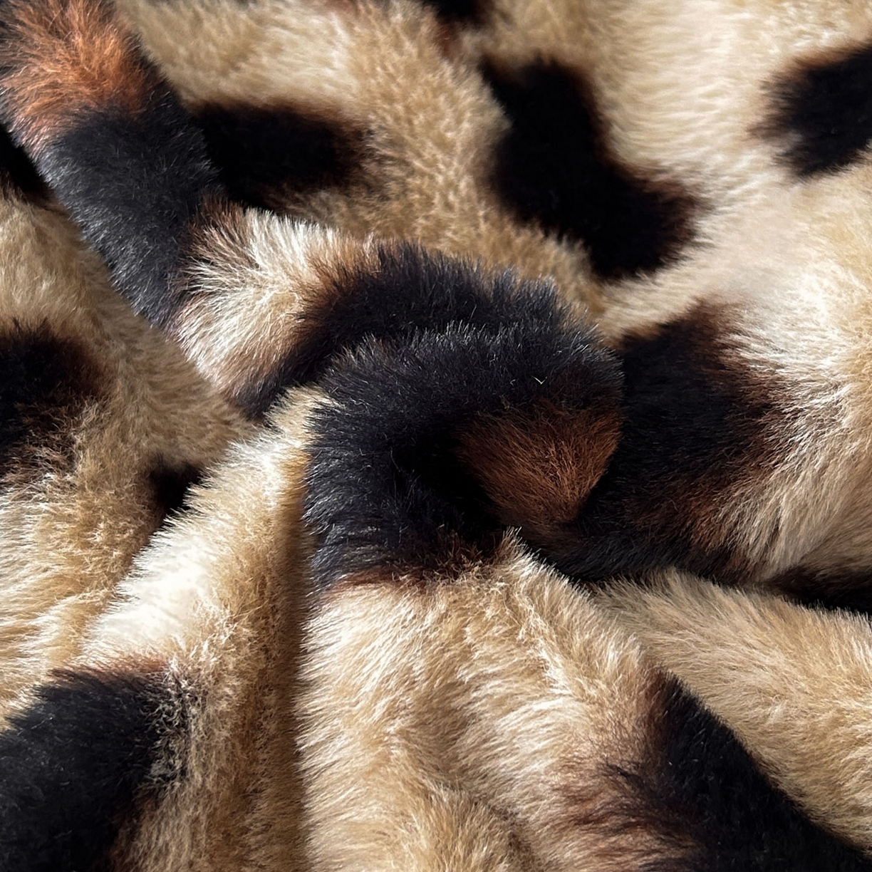 91家纺网 家纺一手货源 找家纺 库里梦家纺 2025直播网红爆款轻奢欧美风獭兔毛雕花绒四件套 蝴蝶梦-咖